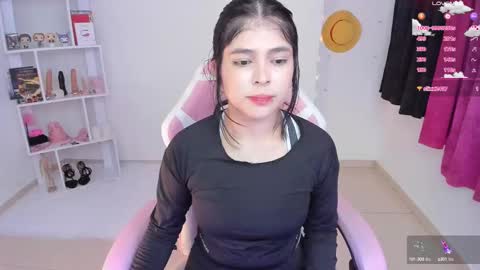 Snapshot of _misshoneyxx chatting on February 20, 4:18 am Hanna Idependent Model online show from February 20, 4:18 am