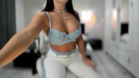 Snapshot of _missperfection_ chatting on February 12, 2:50 am .. my fav tip 1120040012123335 online show from February 12, 2:50 am