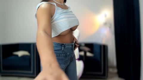 Snapshot of _missperfection_ chatting on February 22, 2:56 am .. my fav tip 1120040012123335 online show from February 22, 2:56 am