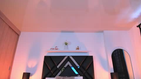 mizuki  online show from March 25, 3:18 pm