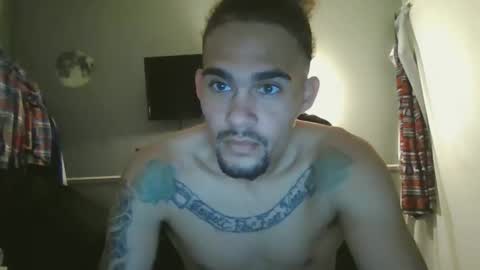 Snapshot of _mr_g chatting on December 17, 9:05 pm Mixedbreed online show from December 17, 9:05 pm