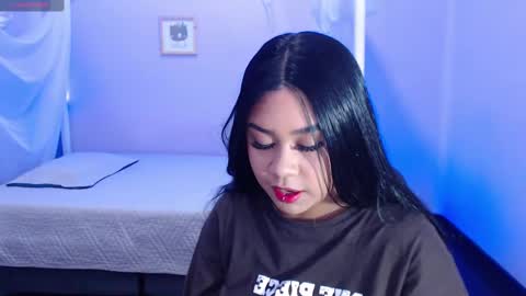 nahomi  online show from March 10, 8:15 am