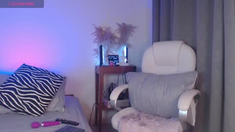 Snapshot of _naia_ross1 chatting on October 1, 9:10 pm Naia Ross online show from October 1, 9:10 pm