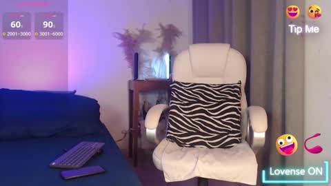 Snapshot of _naia_ross1 chatting on November 8, 8:40 pm Naia Ross online show from November 8, 8:40 pm