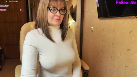 MagicWoman online show from March 30, 5:58 pm