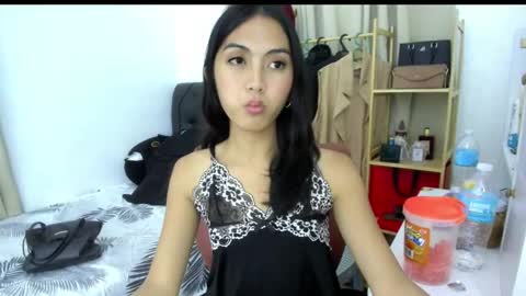 Snapshot of _natalya69_ chatting on May 22, 12:44 pm _natalya69_ online show from May 22, 12:44 pm