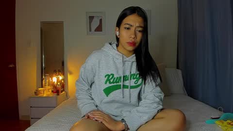 Snapshot of _nathaliesex chatting on December 11, 6:47 am independent model natha online show from December 11, 6:47 am