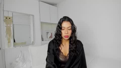 Snapshot of _nathaliesex chatting on December 19, 2:40 am independent model natha online show from December 19, 2:40 am