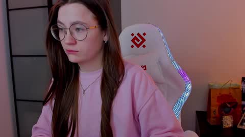 Mia with a big heart  online show from February 2, 7:30 am