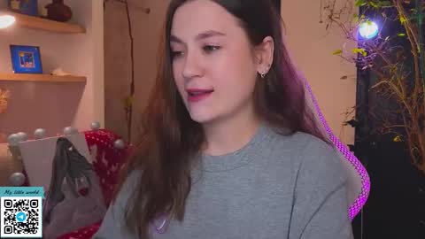 Mia with a big heart  online show from December 17, 3:34 am