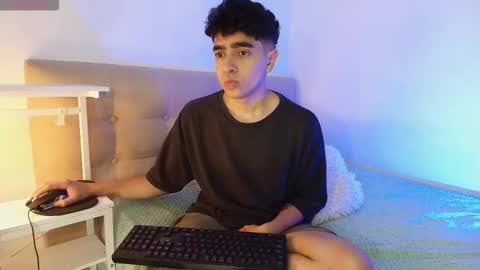 Nicolas online show from October 26, 5:02 am