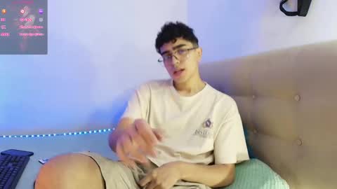 Nicolas online show from December 14, 10:03 pm