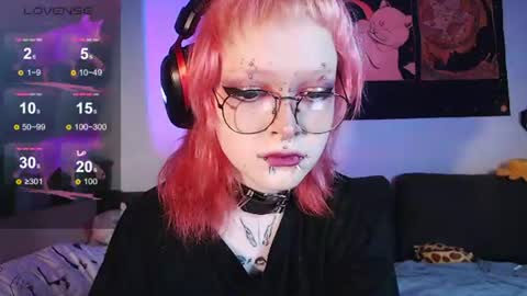 Snapshot of _nicole_meow_ chatting on June 12, 12:31 am Nicole online show from June 12, 12:31 am