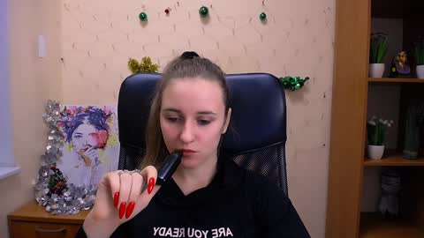 Nica online show from December 17, 1:05 pm