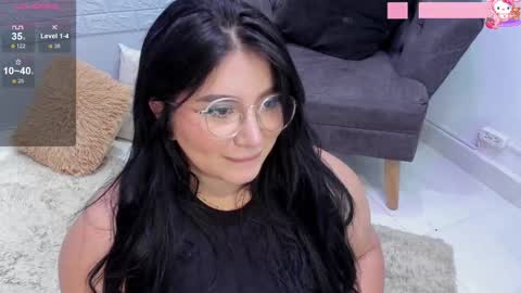 Snapshot of _nina_sweet chatting on February 11, 3:08 pm online show from February 11, 3:08 pm