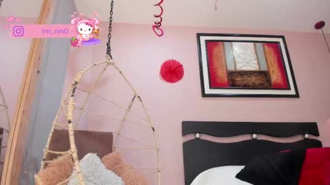 Snapshot of _nina_sweet chatting on February 15, 8:33 pm online show from February 15, 8:33 pm