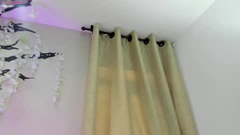 Snapshot of _nina_sweet chatting on September 28, 11:59 am online show from September 28, 11:59 am