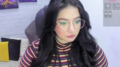 Snapshot of _nina_sweet chatting on October 11, 12:04 pm online show from October 11, 12:04 pm