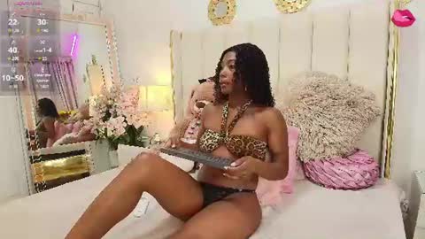 Snapshot of _ninafox_ chatting on June 15, 8:22 pm ninafox online show from June 15, 8:22 pm