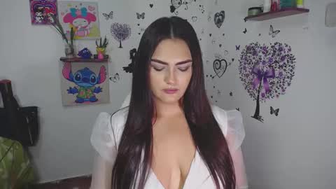 Nina  online show from November 9, 6:39 pm