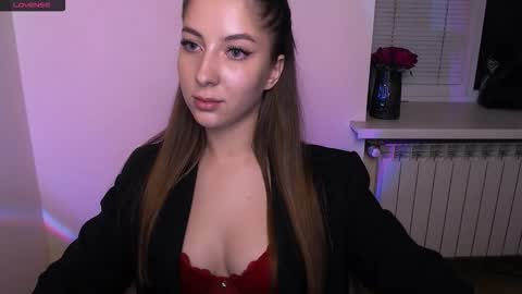 Snapshot of _oliviax_ chatting on October 11, 12:43 am Olivia online show from October 11, 12:43 am