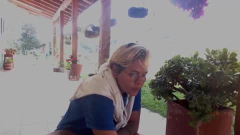 Snapshot of _paradissela chatting on January 29, 2:21 pm GAIA online show from January 29, 2:21 pm