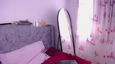 Paris online show from December 1, 2:33 pm