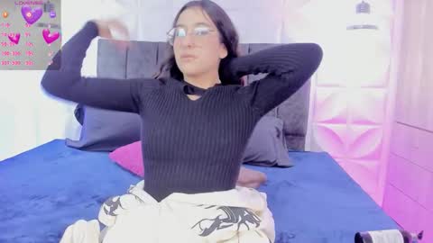 Pau online show from January 7, 12:40 pm