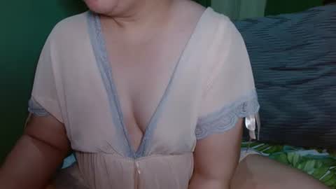 Snapshot of _pinayglamourbum_143xxx_ chatting on February 17, 1:13 am Pinaylovelybum online show from February 17, 1:13 am