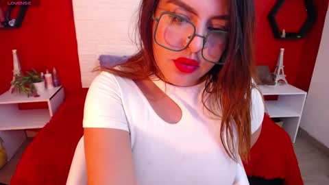 Laura online show from January 5, 7:06 pm