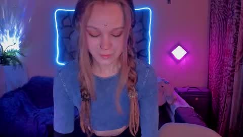 Snapshot of _pornunicorn chatting on November 16, 2:17 am pornUnicorn online show from November 16, 2:17 am