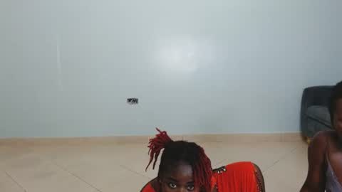 _prettyred online show from October 2, 11:06 am