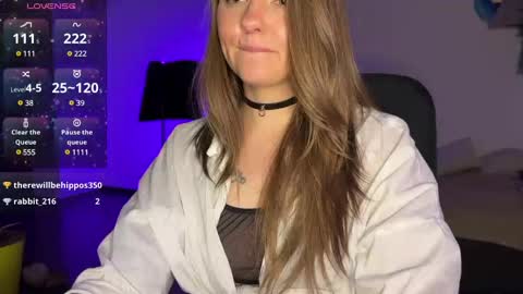 Snapshot of _private_person_ chatting on February 3, 8:24 pm HADLY today day-off see u online 0112 online show from February 3, 8:24 pm