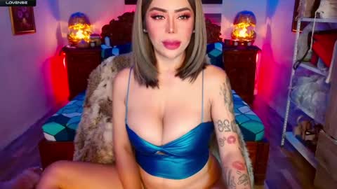 Hi my name is selinaim glad to meet everyone here  online show from June 5, 6:31 am