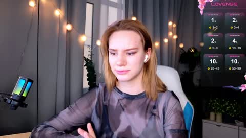 Snapshot of _ramona__ chatting on December 28, 9:31 am im Amy online show from December 28, 9:31 am