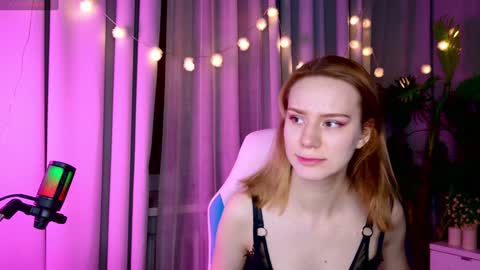 Snapshot of _ramona__ chatting on December 31, 5:22 am im Amy online show from December 31, 5:22 am