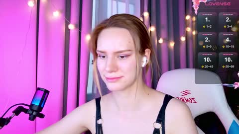 Snapshot of _ramona__ chatting on December 31, 11:31 am im Amy online show from December 31, 11:31 am