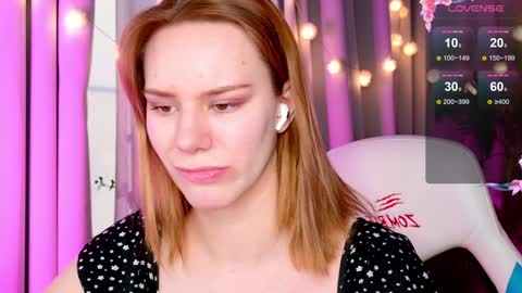 Snapshot of _ramona__ chatting on January 9, 9:27 am im Amy online show from January 9, 9:27 am