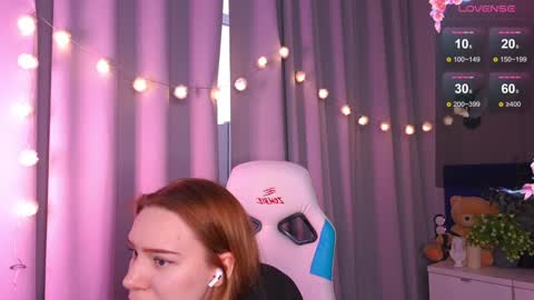 Snapshot of _ramona__ chatting on February 1, 9:21 am im Amy online show from February 1, 9:21 am