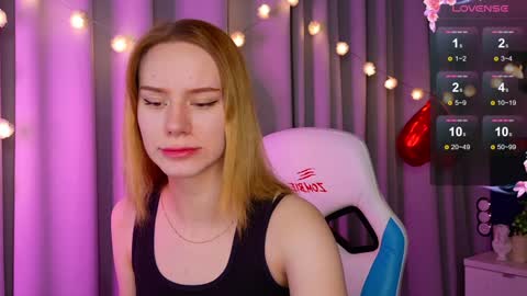 Snapshot of _ramona__ chatting on February 3, 5:51 am im Amy online show from February 3, 5:51 am