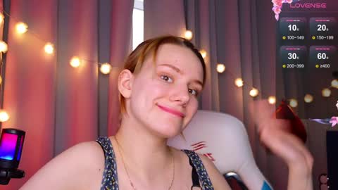 Snapshot of _ramona__ chatting on February 4, 12:44 pm im Amy online show from February 4, 12:44 pm