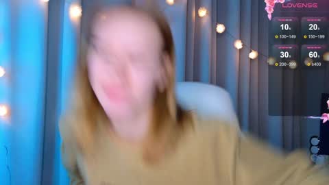 Snapshot of _ramona__ chatting on February 5, 6:02 am im Amy online show from February 5, 6:02 am