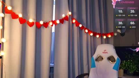 Snapshot of _ramona__ chatting on February 5, 9:36 am im Amy online show from February 5, 9:36 am