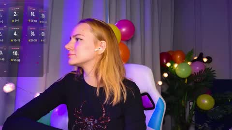 Snapshot of _ramona__ chatting on October 7, 6:21 am im Amy online show from October 7, 6:21 am