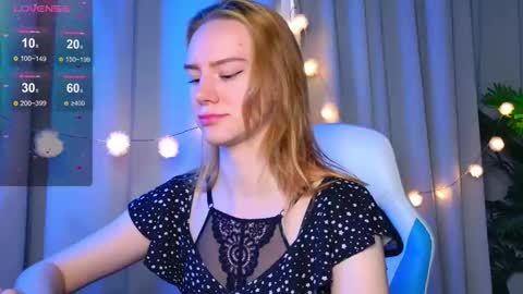 Snapshot of _ramona__ chatting on October 14, 6:14 am im Amy online show from October 14, 6:14 am