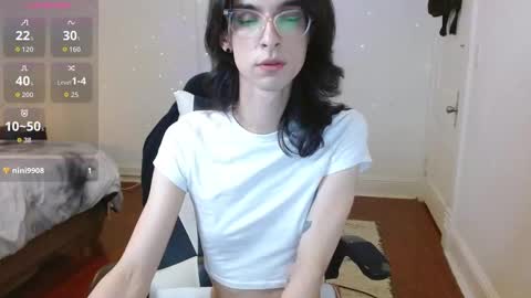 Snapshot of _ravencoxx_ chatting on November 9, 4:22 am Raven online show from November 9, 4:22 am