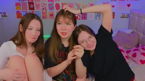 LISSAPVT IS OPEN online show from February 21, 9:32 pm