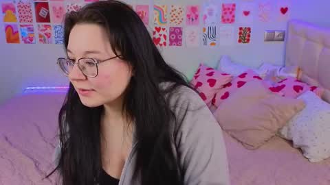 LISSAPVT IS OPEN online show from February 22, 7:25 pm