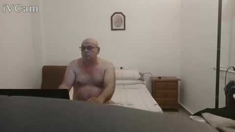 REY online show from May 14, 5:47 am