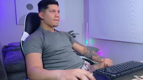 Roberto online show from March 11, 1:06 pm